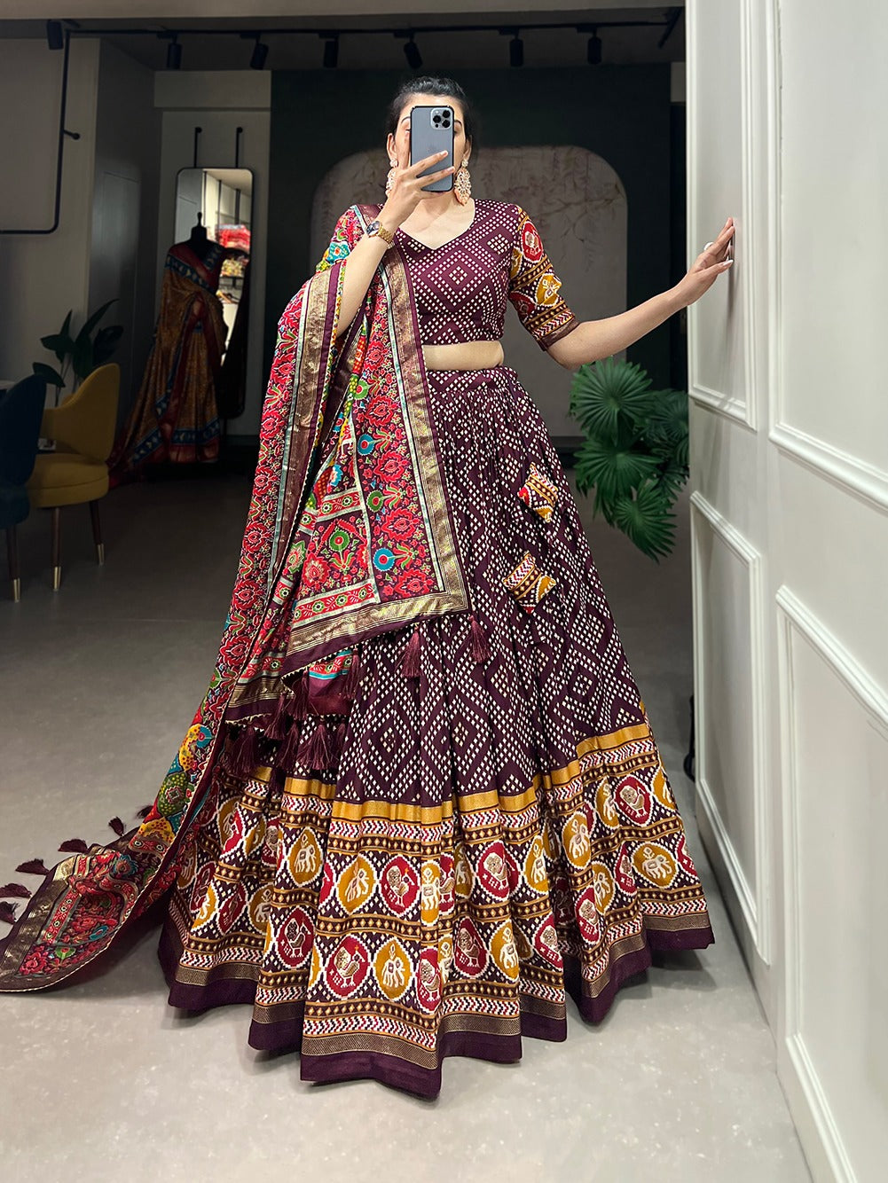 Exquisite Floral Fantasy: Tusser Silk Lehenga Choli with Intricate Print and Dupatta 🩷💛
