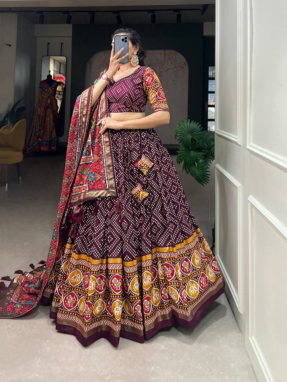 Exquisite Floral Fantasy: Tusser Silk Lehenga Choli with Intricate Print and Dupatta 🩷💛