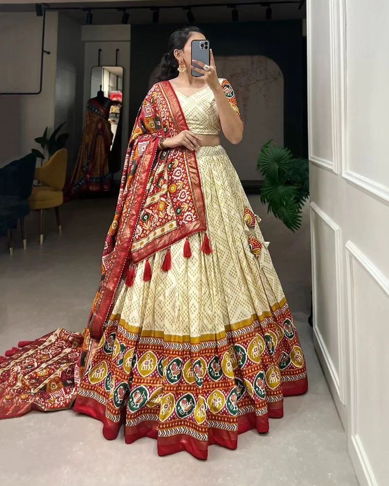 Exquisite Floral Fantasy: Tusser Silk Lehenga Choli with Intricate Print and Dupatta