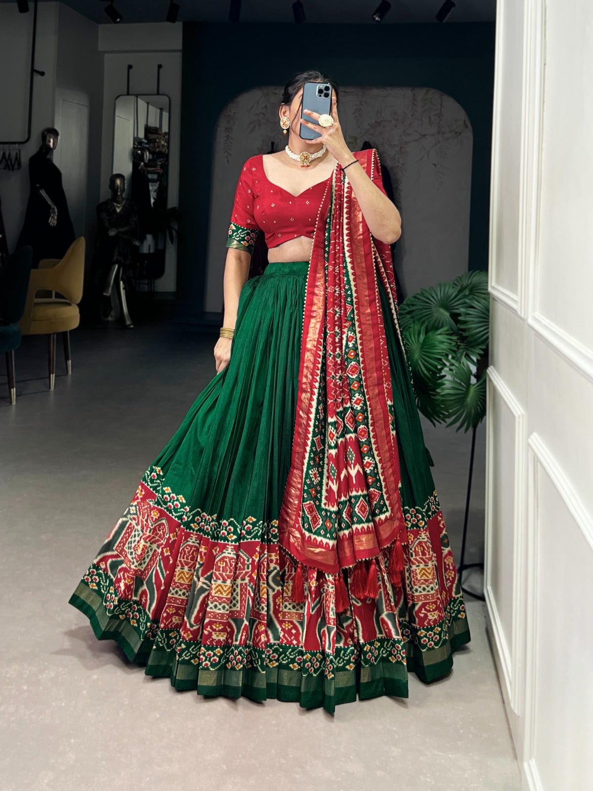 Perfect Navratri Outfit – Floral Lehenga Choli with Designer Details (Copy)