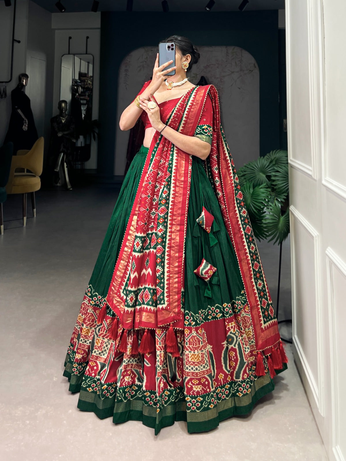 Perfect Navratri Outfit – Floral Lehenga Choli with Designer Details (Copy)