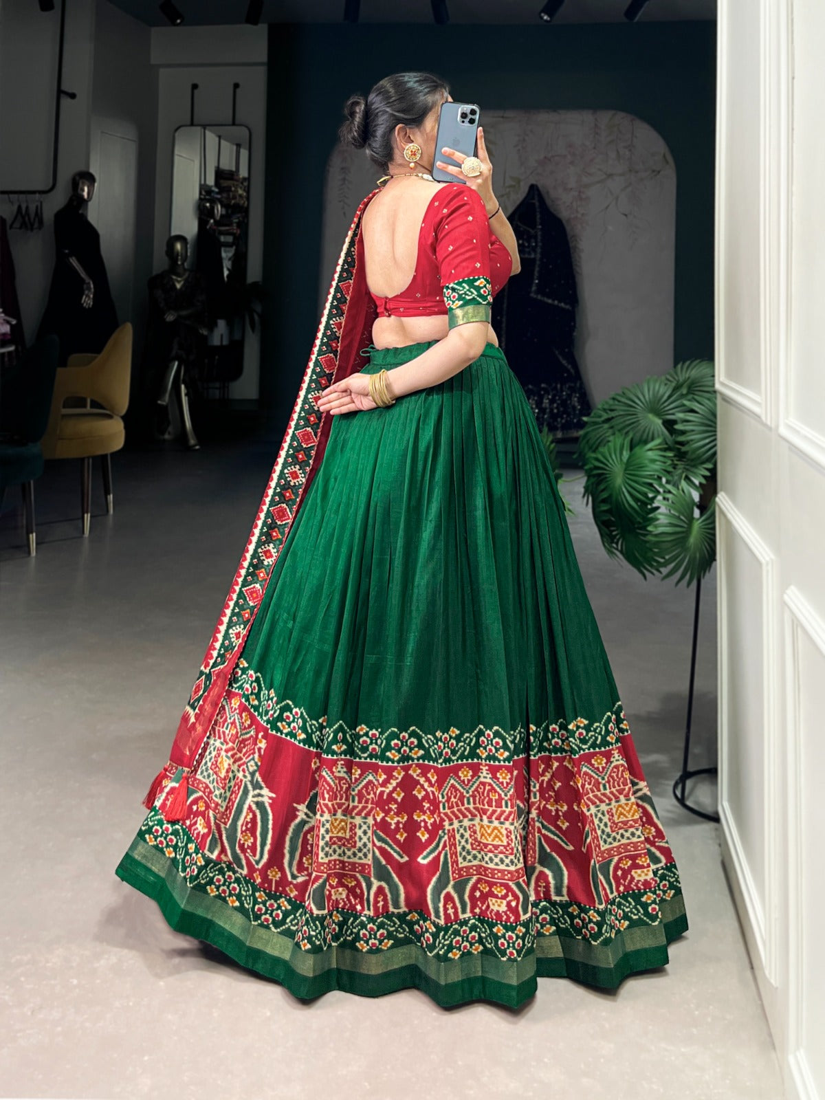 Perfect Navratri Outfit – Floral Lehenga Choli with Designer Details (Copy)