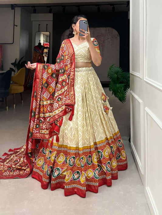 Exquisite Floral Fantasy: Tusser Silk Lehenga Choli with Intricate Print and Dupatta